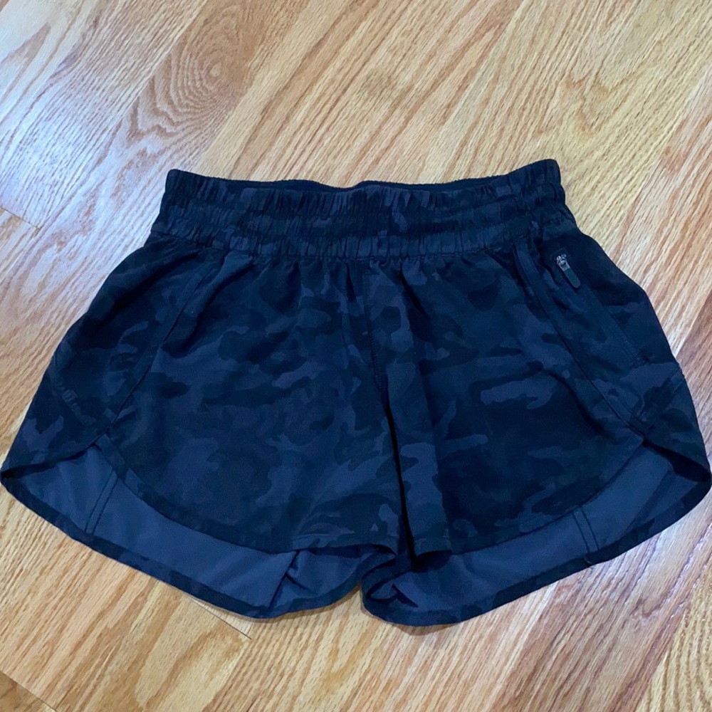 Lululemon tracker short